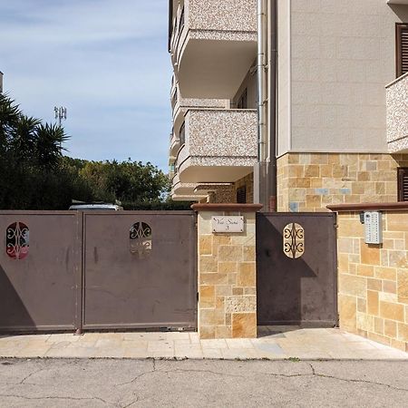 La Casa Dei Due Mari - Large Apartment With Parking Taranto Exterior foto