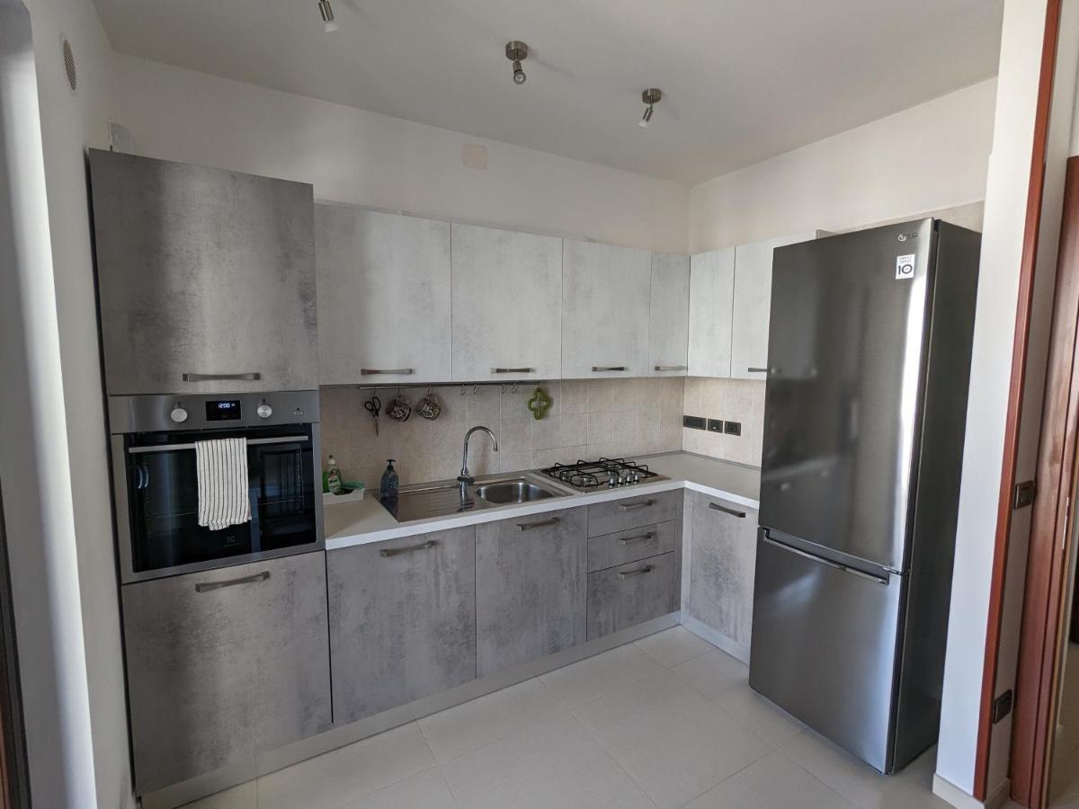La Casa Dei Due Mari - Large Apartment With Parking Taranto Exterior foto