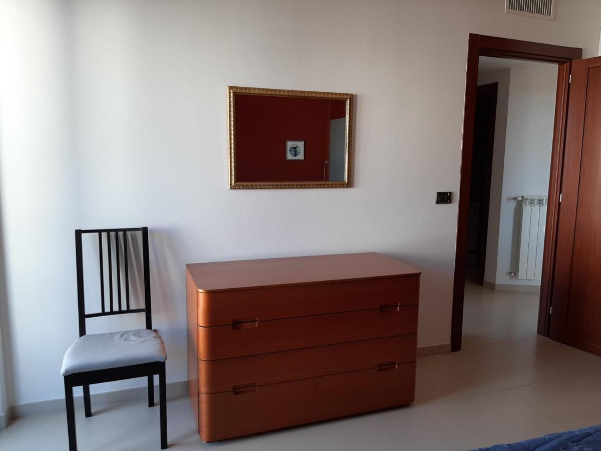 La Casa Dei Due Mari - Large Apartment With Parking Taranto Exterior foto