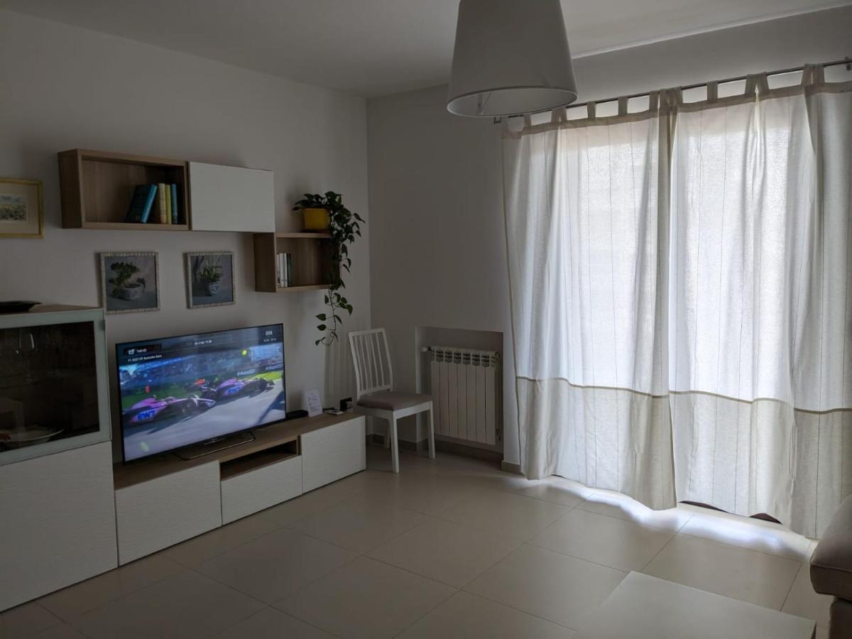 La Casa Dei Due Mari - Large Apartment With Parking Taranto Exterior foto